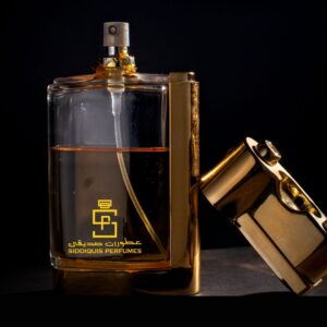 Pure oud with a gentle smoky and sweet finish — rich and majestic.